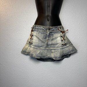 Women’s vintage Y2K Guess lace up ruffle Denim Mini Skirt Size S Vintage